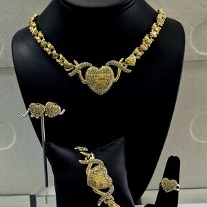 Elegant Gold Heart Jewelry Set